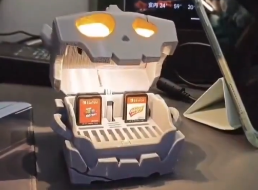 Custom Legend of Zelda: BotW treasure chest keeps your Switch games safe and sound